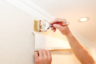 Pose de papier peint à Saint-Péver — revêtements muraux et toiles de verre